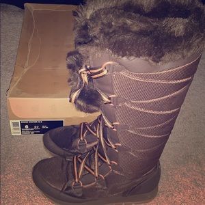 Women’s winter Nike boots